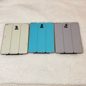 3 6x8 picture holders